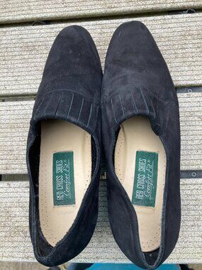 9W black suede shoes